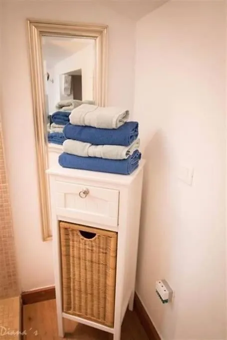 023 Enchanting 4 Bed Traditional Townhouse In Benalmadena Costa