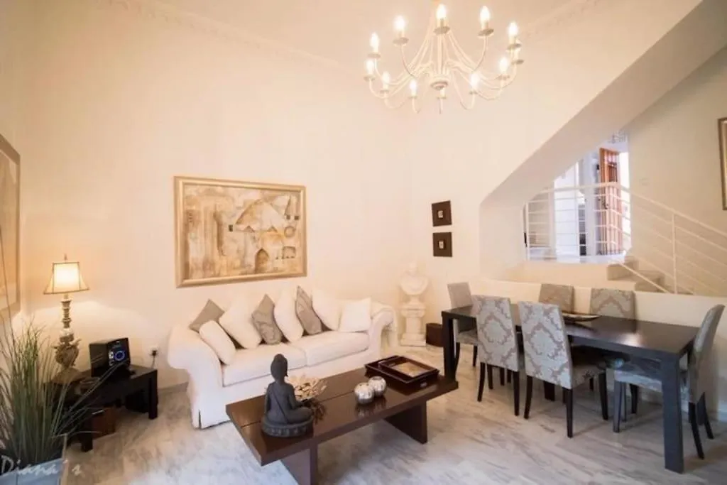 023 Enchanting 4 Bed Traditional Townhouse In Benalmadena Costa