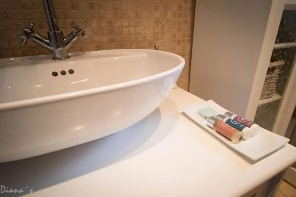 023 Enchanting 4 Bed Traditional Townhouse In Benalmadena Costa