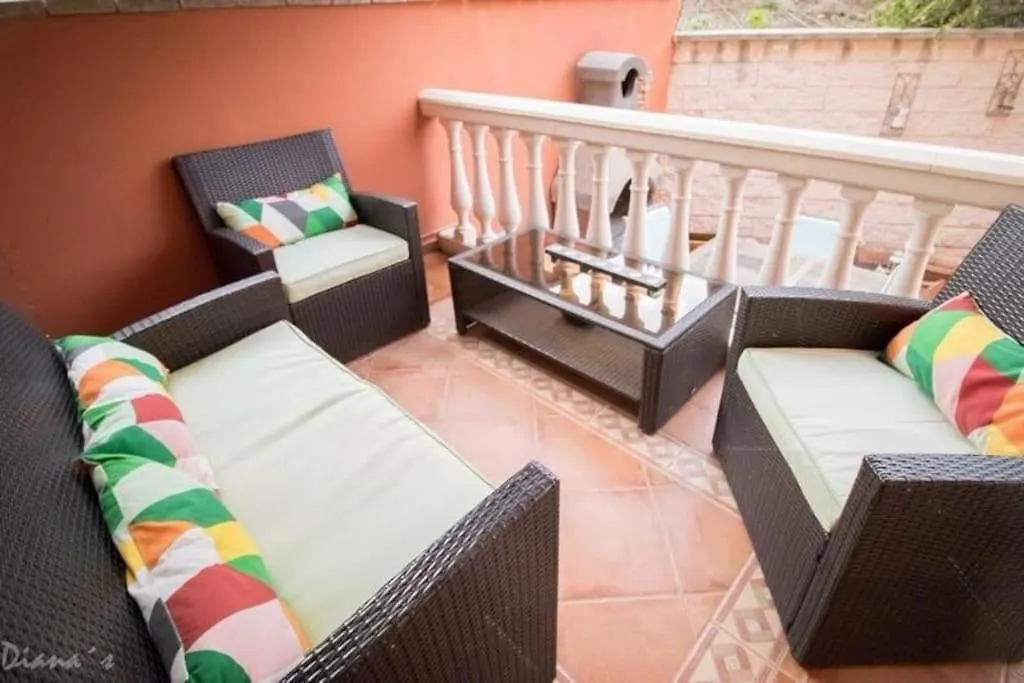 023 Enchanting 4 Bed Traditional Townhouse In Benalmadena Costa 0*,